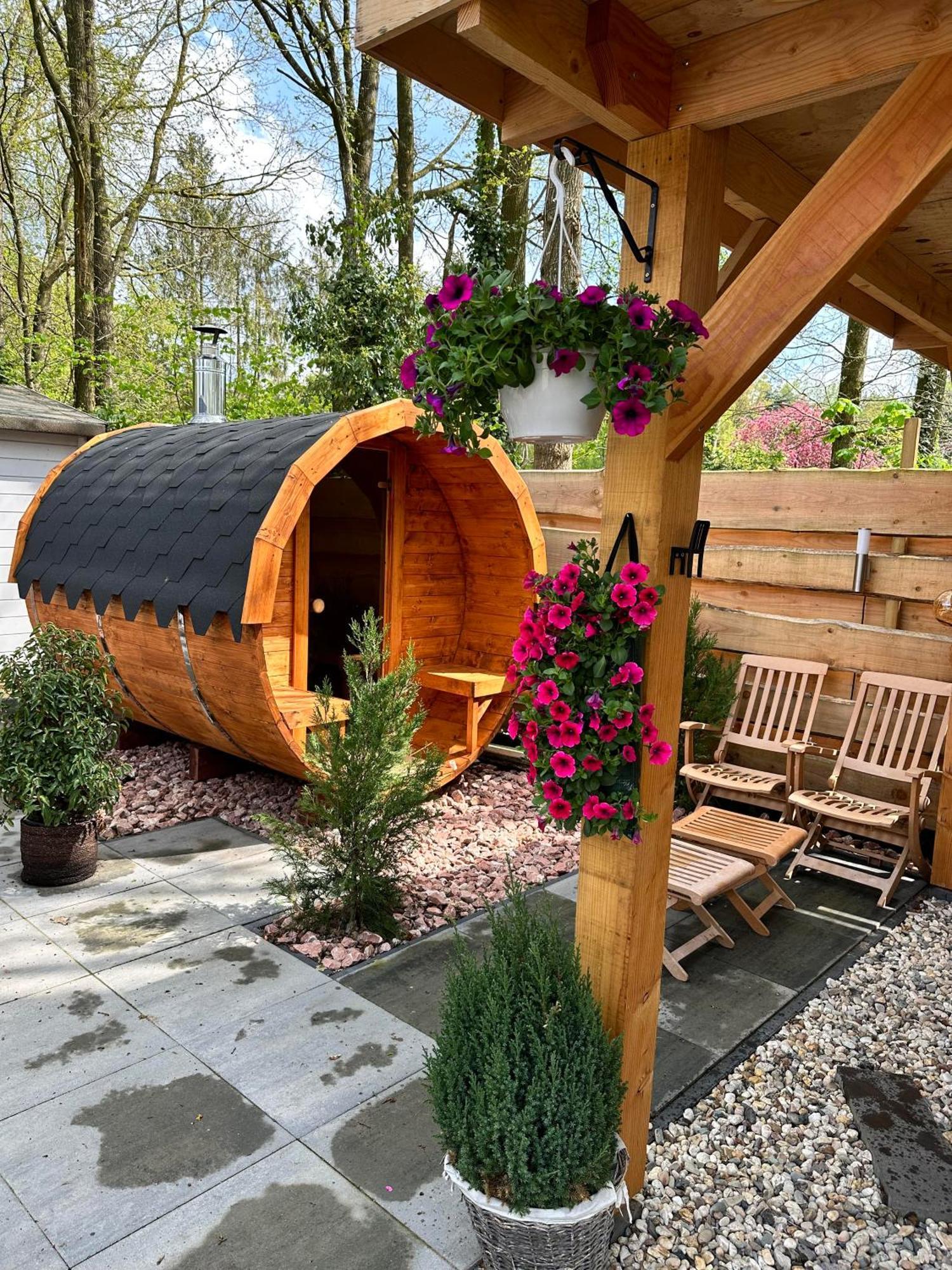 Chalet Harmony Prive Wellness Putten Quarto foto